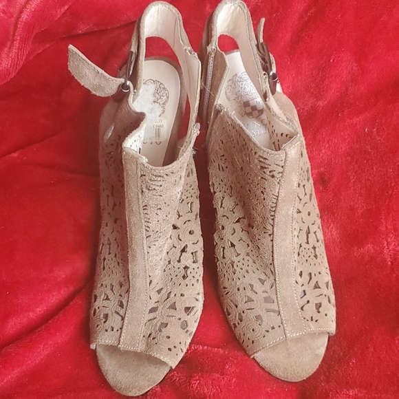 Vince Camuto Yamina Heels 8 - Picture 2 of 5